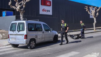 Accidente de tr&aacute;fico entre una furgoneta y una moto junto a la avenida del Mediterr&aacute;neo