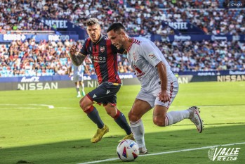 Un buen Eldense no le rasca ning&uacute;n punto al Levante (2-0)