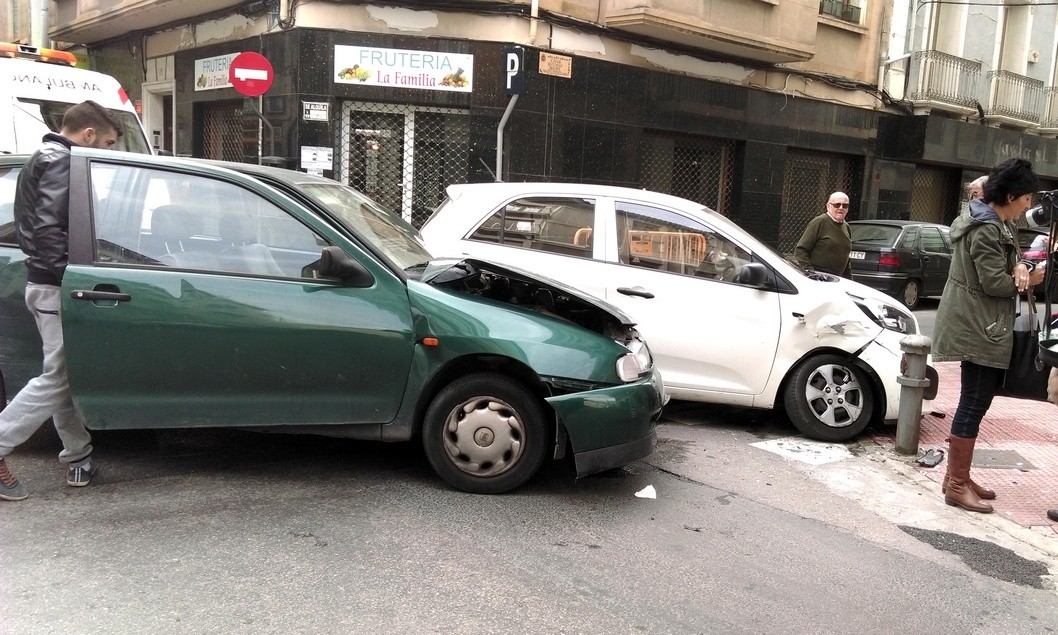 Un accidente de tráfico en la intersección de las calles Nueva y Antonio Maura deja dos heridos Un accidente de tráfico en la intersección de las calles Nueva y Antonio Maura deja dos heridos