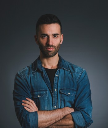 H&eacute;ctor Jenz, eldense licenciado en Bellas Artes: "Desarrollo videojuegos para Sony Playstation  que por razones de contrato no puedo desvelar"