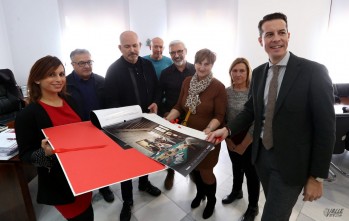 Personalidades de toda Espa&ntilde;a recibir&aacute;n un calendario especial de Asprodis