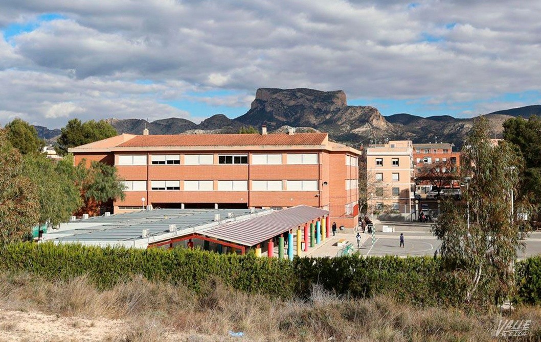 Los colegios de Elda requieren una inversión de 15 millones de euros Los colegios de Elda requieren una inversión de 15 millones de euros
