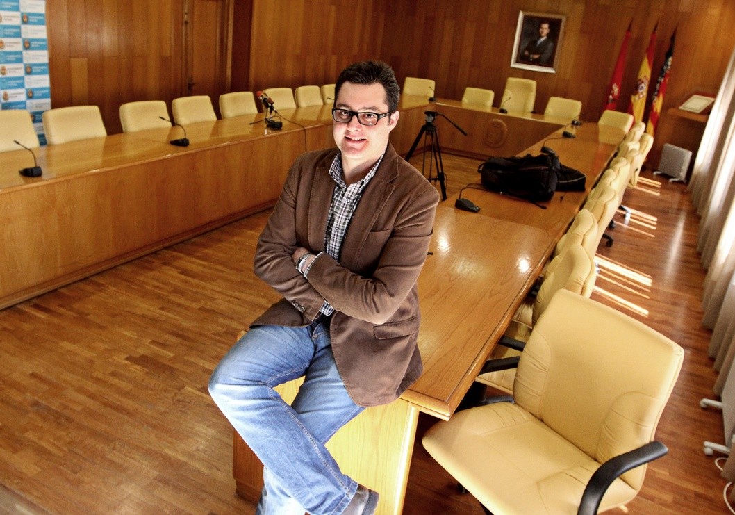 César González anuncia su dimisión como edil de Elda César González anuncia su dimisión como edil de Elda