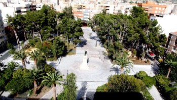 Una pantalla gigante en la Plaza Castelar para seguir la final de Espa&ntilde;a en la Eurocopa
