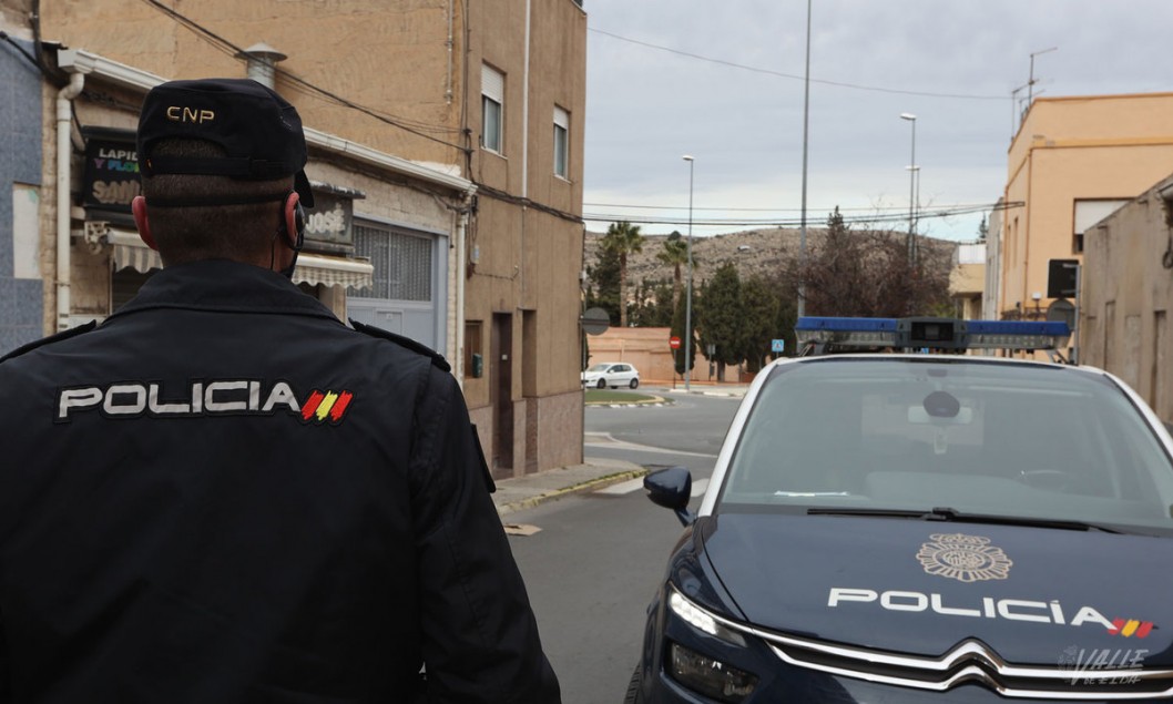 Detienen a un matrimonio por presuntos abusos sexuales en Elda Detienen a un matrimonio por presuntos abusos sexuales en Elda