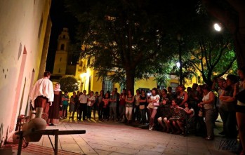 Elda recrea su historia bajo las estrellas