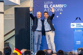 Carlos Maz&oacute;n en Elda: "Hay que seguir el cambio"