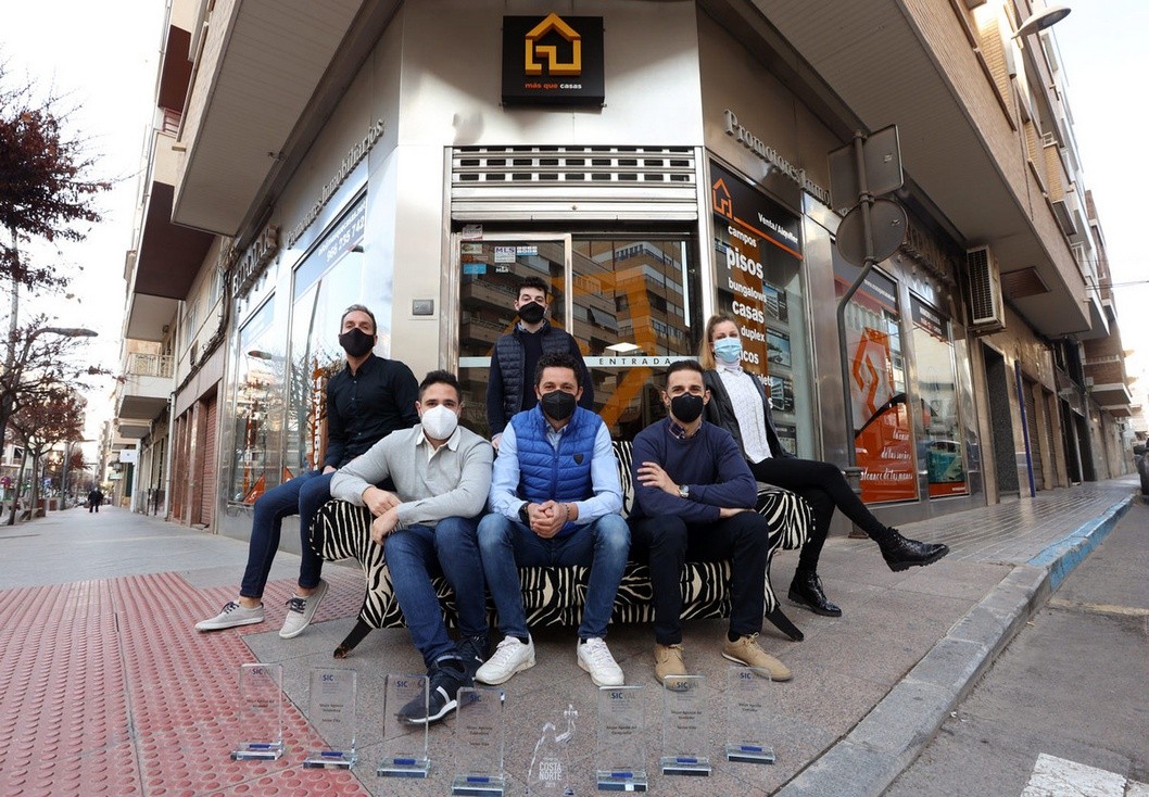 Masquecasas, una inmobiliaria a la que le gusta destacar y hacer que sus viviendas destaquen Masquecasas, una inmobiliaria a la que le gusta destacar y hacer que sus viviendas destaquen