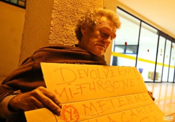 Indalecio Roma desiste en su manifestaci&oacute;n ante la Polic&iacute;a Local y paga para recuperar su furgoneta