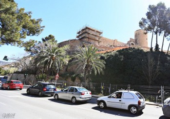 Unos estudios geot&eacute;cnicos paralizan durante tres meses las obras del antemural del Castillo
