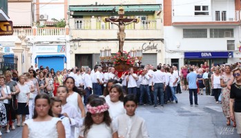 La devoci&oacute;n por el Cristo del Monte Calvario de Petrer protagoniza el final de su festividad