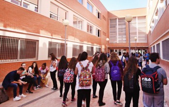 Elda pone en marcha un programa para frenar el abandono de los estudios entre los j&oacute;venes