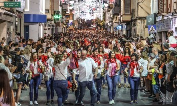 La incontenible alegr&iacute;a de la Entradica Cristiana anuncia el regreso de las fiestas de Moros y Cristianos