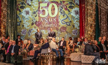 Un total de 15 parejas celebran su 50 aniversario acompa&ntilde;ados de su familia y amigos