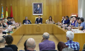 El pleno de Elda anula 10.000 euros en facturas de mensajer&iacute;a que no se efectuaron