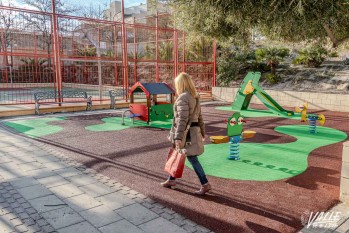 Mejora de la pista deportiva y el &aacute;rea de juegos infantiles de la calle La Parroquia, en el barrio Estaci&oacute;n