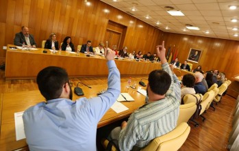 El pleno aprueba otorgarle dos dedicaciones exclusivas al PP y coordinar las &aacute;reas municipales