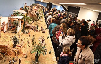 La Junta Mayor de Cofrad&iacute;as inaugura con &eacute;xito su tradicional bel&eacute;n