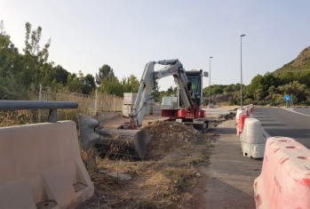 Empiezan las obras del aparcamiento junto al acceso a Elda para los autom&oacute;viles compartidos