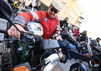 El rugido de las motos BMW invade Elda