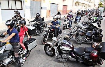 M&aacute;s de 700 motos rugen en Petrer gracias al 7&ordm; Motoalmuerzo Villapetrer