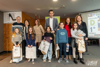 Los ni&ntilde;os de 3&ordm; y 4&ordm; de Primaria ganadores del Concurso de Dibujo Valle de Elda con San Ant&oacute;n