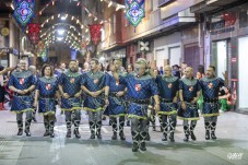 Los festeros vivieron intensamente la primera noche de Moros y Cristianos de Elda