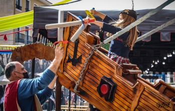 El Mercado Coloma recibe cientos de visitantes en su primera jornada