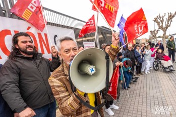 Los trabajadores de las residencias de mayores y centros de d&iacute;a denuncian ser &ldquo;olvidados&rdquo; por la Generalitat