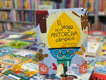 "El viaje de la antorcha ol&iacute;mpica" de Margarita del Mazo con ilustraciones de Ana Zurita