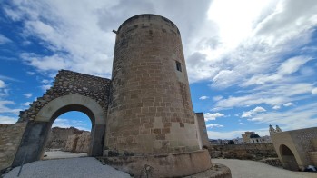El Ayuntamiento de Elda contin&uacute;a con la recuperaci&oacute;n del Castillo-Palacio