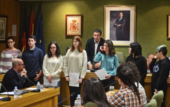 Los j&oacute;venes de Petrer muestran su repulsa ante la violencia machista