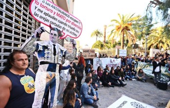 La Concejal&iacute;a de Protecci&oacute;n Animal recoge firmas contra la tauromaquia