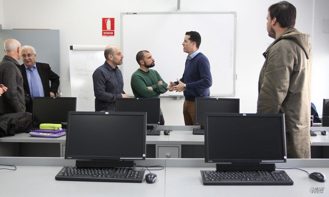 El PSOE tiende la mano a IU y le ofrece EMUDESA El PSOE tiende la mano a IU y le ofrece EMUDESA