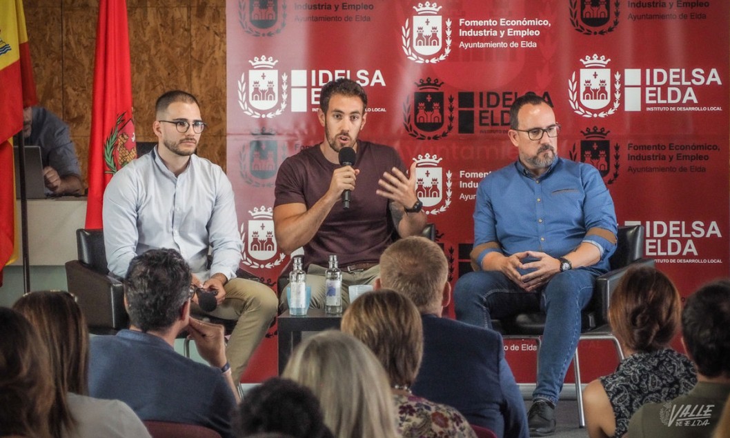 Alfaro abre la jornada Focus Pyme y Emprendimiento Vinalopó para poner en valor el comercio de proximidad Alfaro abre la jornada Focus Pyme y Emprendimiento Vinalopó para poner en valor el comercio de proximidad