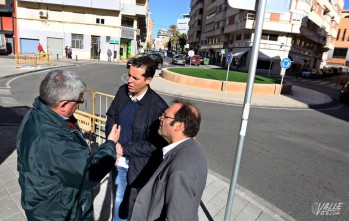 El edil de Inversiones afirma que han realizado 68 actuaciones en la ciudad desde que gobiernan 