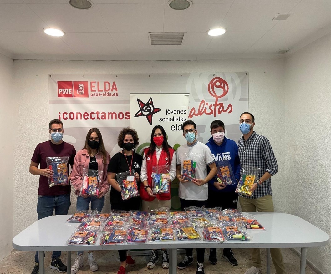 Juventudes Socialistas arranca una campaña de recogida de material escolar Juventudes Socialistas arranca una campaña de recogida de material escolar