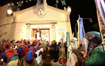Los festeros llenan las calles en honor a San Ant&oacute;n