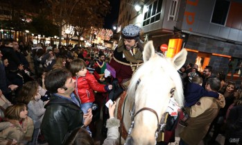 Miles de personas disfrutan de la magia de la Navidad en Elda