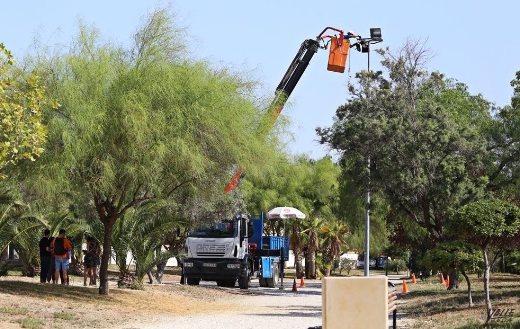 Los Jardines del Peri mejoran su iluminación con la sustitución de 72 focos Los Jardines del Peri mejoran su iluminación con la sustitución de 72 focos