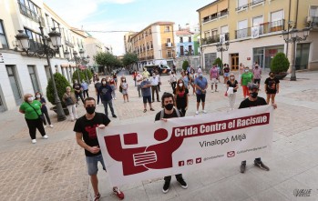 Concentraci&oacute;n en Elda para pedir una soluci&oacute;n al drama de los refugiados de Moria
