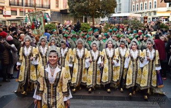 Los Moros y Cristianos de Petrer conquistan Madrid 
