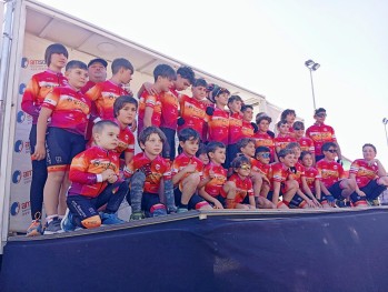 Exitosa presentaci&oacute;n del equipo de&nbsp;ciclismo&nbsp;&ldquo;Citro&euml;n Marcos&nbsp;Automoci&oacute;n Escuela Jos&eacute;&nbsp;Sabater&rdquo;