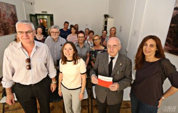 El calendario contra el c&aacute;ncer de mama recauda fondos para la compra de pr&oacute;tesis mamarias