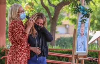 La madre del ni&ntilde;o de Petrer que muri&oacute; por peritonitis recoge firmas para pedir "justicia"