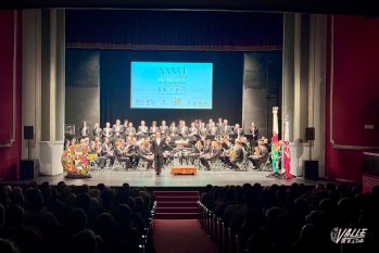 La m&uacute;sica festera vuelve a sonar en el Teatro Castelar de Elda