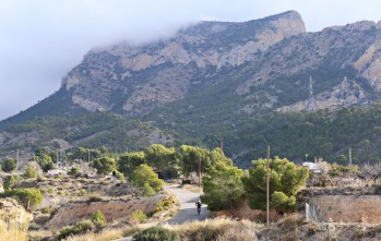 Ultramarat&oacute;n en Petrer,  80 km y 17 cumbres en 24 horas