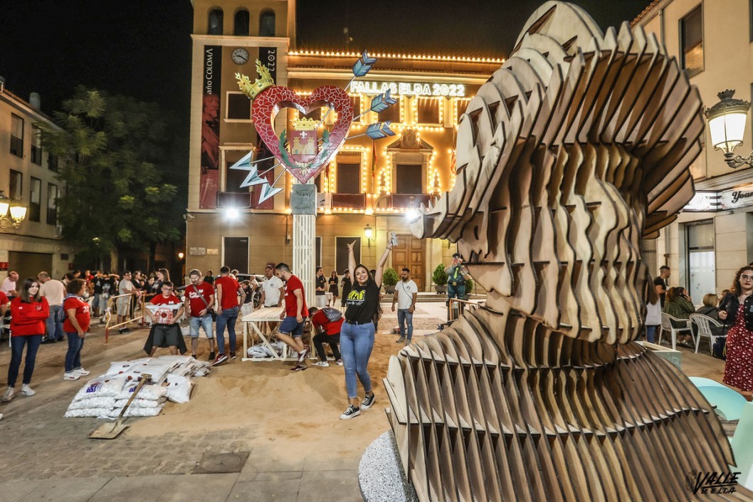 La Falla Oficial devuelve los monumentos a Elda La Falla Oficial devuelve los monumentos a Elda