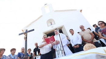 La rejuvenecida ermita de las Ca&ntilde;adas vuelve a acoger una misa tras varias d&eacute;cadas