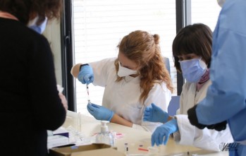 Contin&uacute;a el proceso de vacunaci&oacute;n en el Departamento de Salud de Elda